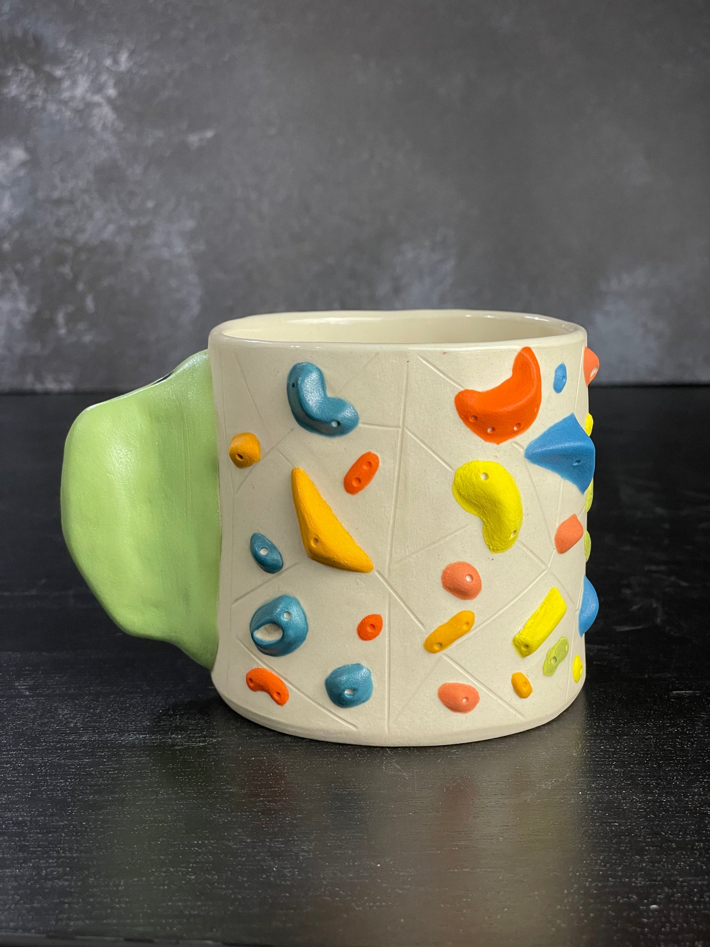 White Climbing Cup with Hold Handle - GREEN