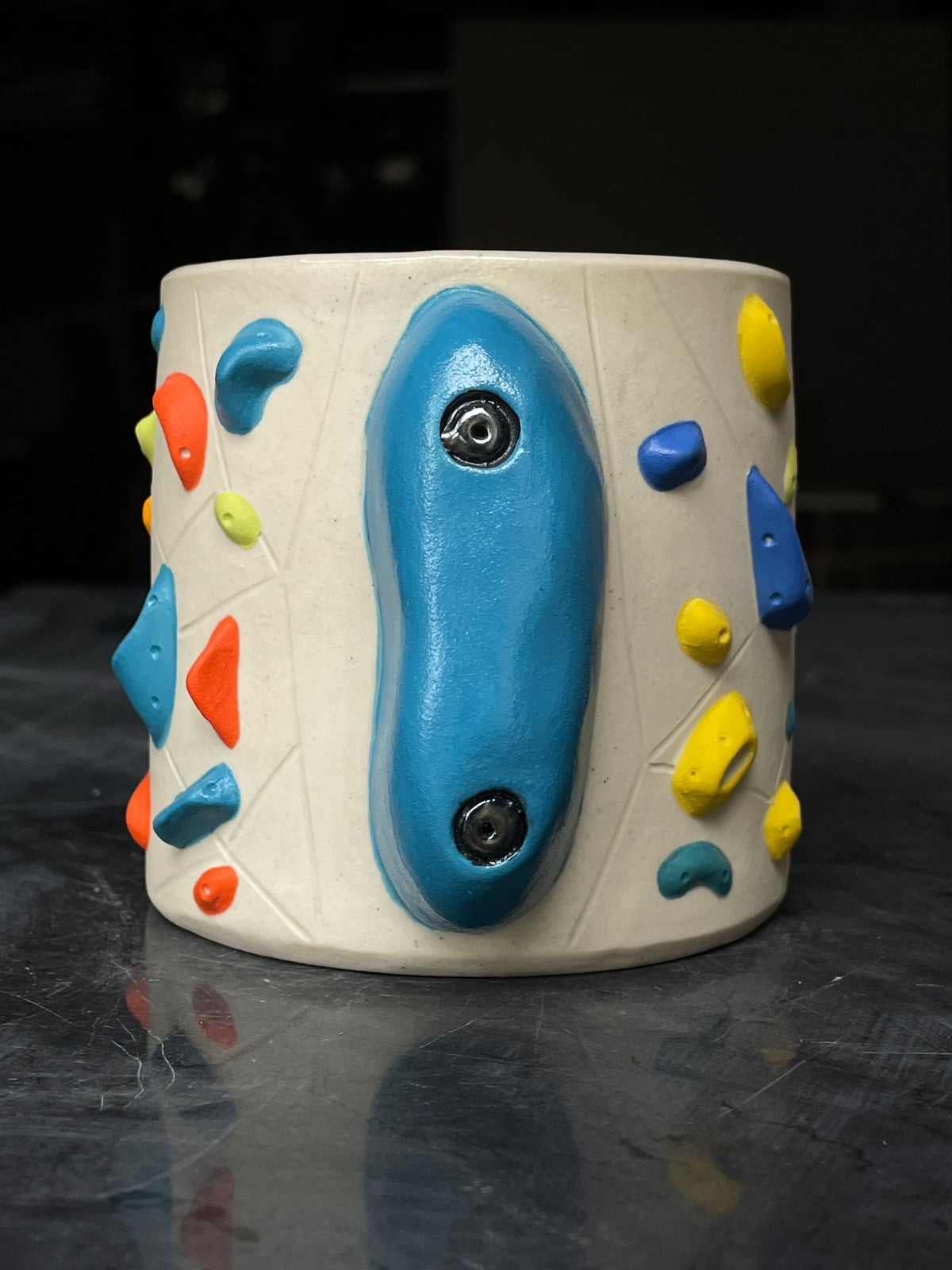 Detailed Holds - White Climbing Cup with BLUE Hold Handle - 12oz