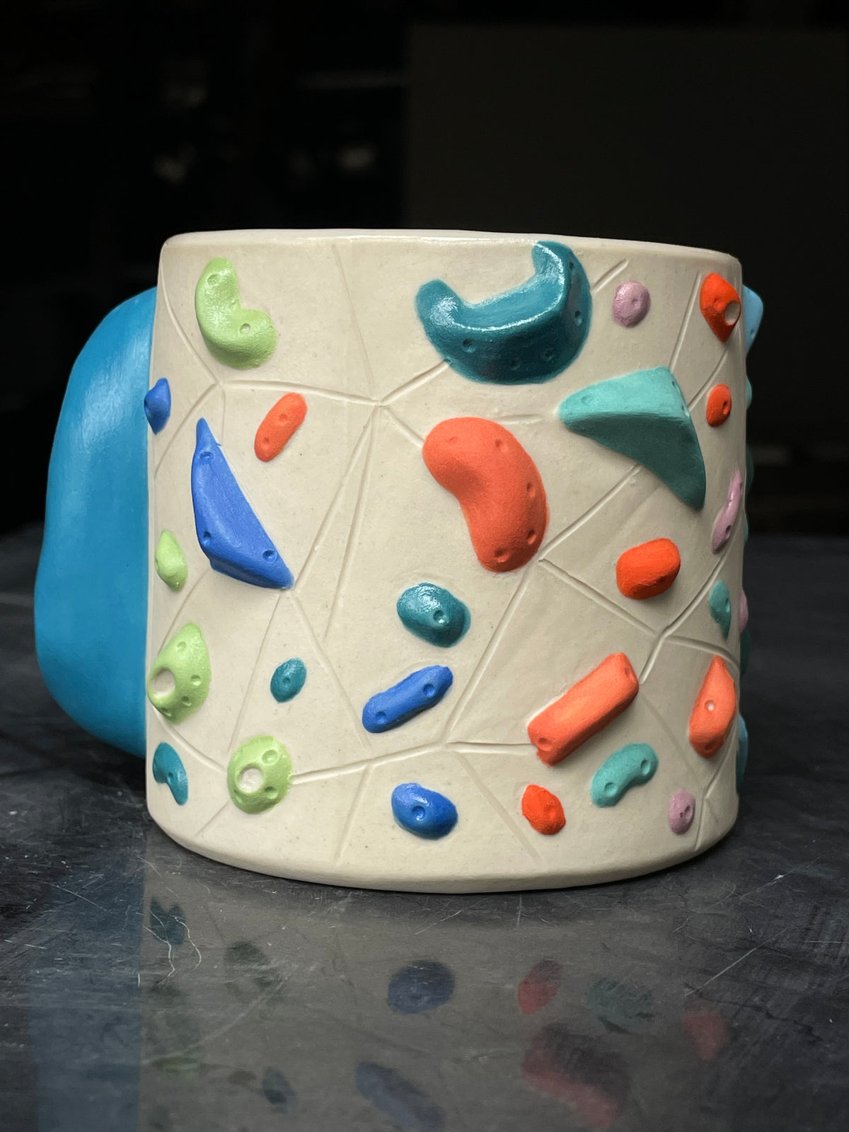 Detailed Holds - White Climbing Cup with BLUE Hold Handle - 12oz