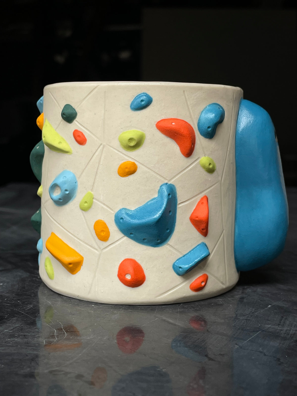 Detailed Holds - White Climbing Cup with BLUE Hold Handle - 12oz
