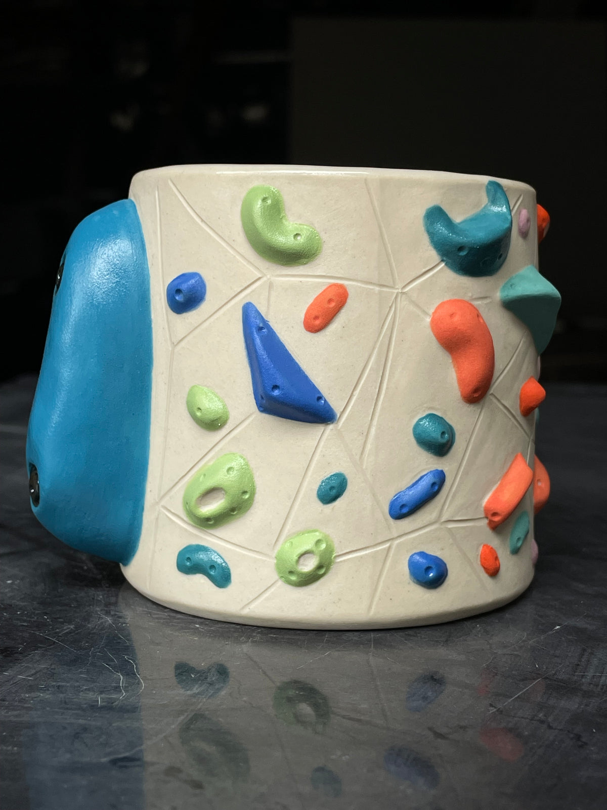 Detailed Holds - White Climbing Cup with BLUE Hold Handle - 12oz