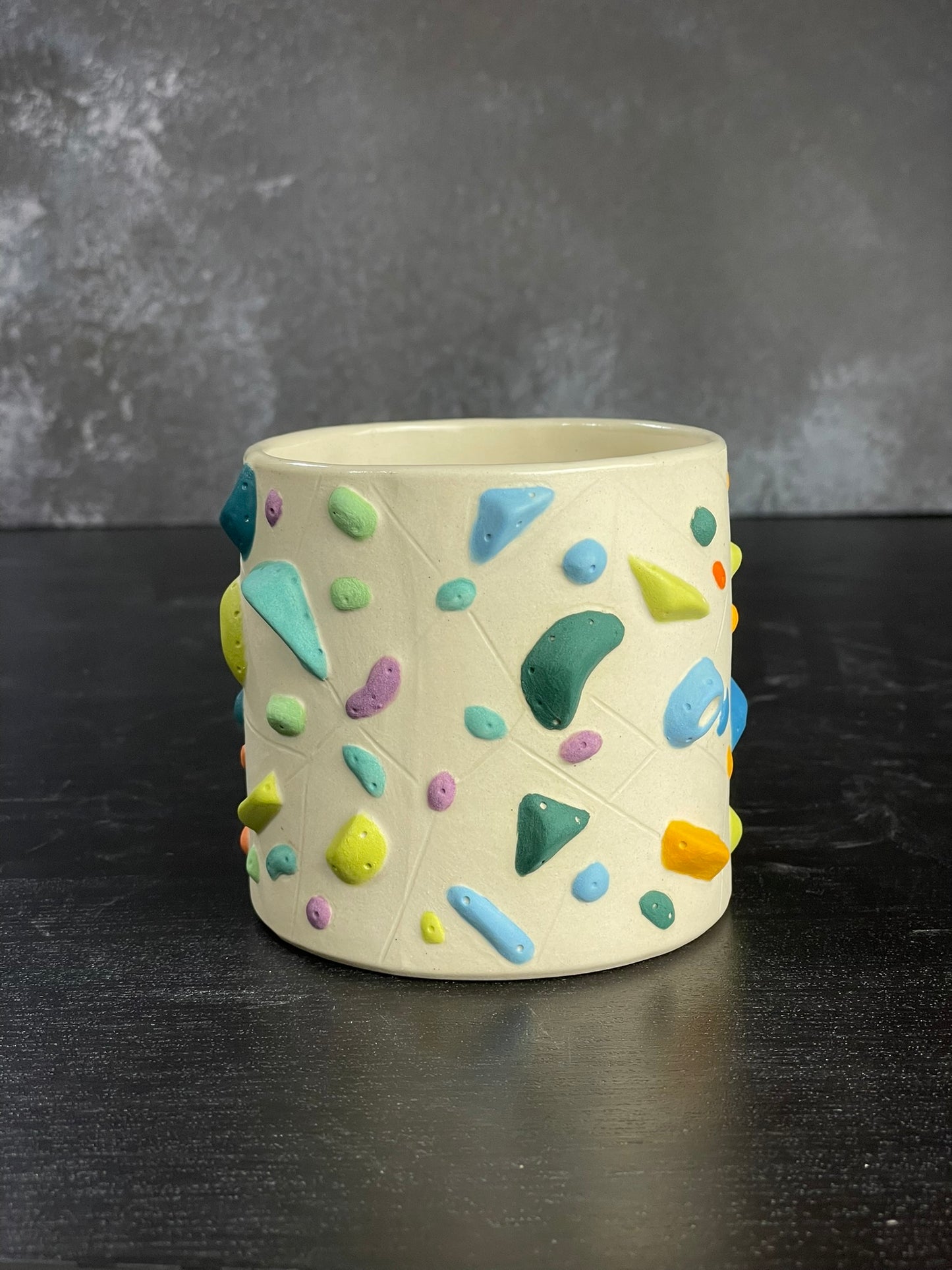 Detailed Holds - White Climbing Cup with Hold Handle - RED 12oz
